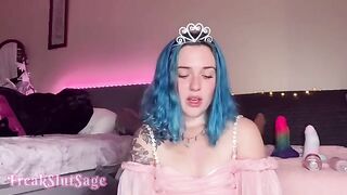 Babe fucked by a huge toy and she loves it very much