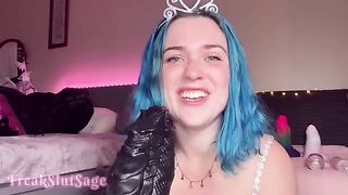 Babe fucked by a huge toy and she loves it very much