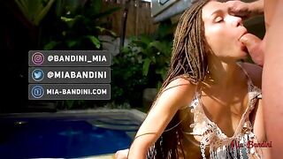 A beauty has sex with her guy in the pool, showcasing passionate moves