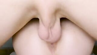 A man experienced the ultimate pleasure with a wet and squirting pussy