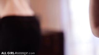The masseuse couldn't resist, getting too horny during the sensual massage session