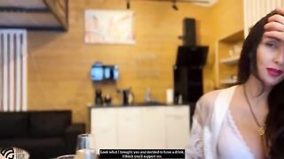 A hot mom gets a real orgasm and cum in her pussy