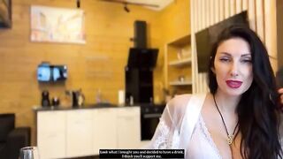 A hot mom gets a real orgasm and cum in her pussy