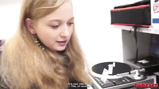 Cute girl was fucked at a fake casting for money by a cunning agent