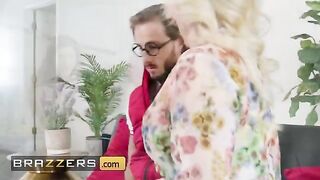 Morgan Taylor shows her neighbor the art of sensual kissing