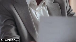 The blonde is obsessed with her best friend's boss, she wants him too