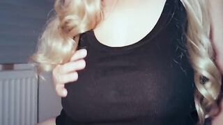 I slap breasts and have sex with my wife