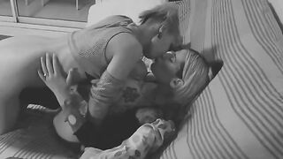 Meg Vicious y Blaze Rager compartiendo habitación