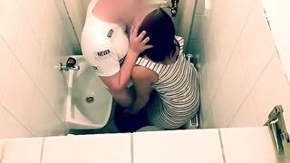 Short time date with a hot girl I met on Tinder ends in a restaurant toilet