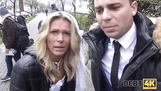 The collector has sex with a blonde in front of her future husband, a steamy Debt4k scene