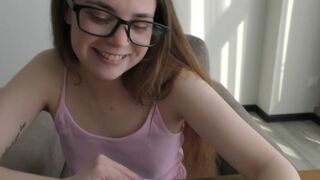 The bookworm girl learned the secrets of anatomy from a practical source