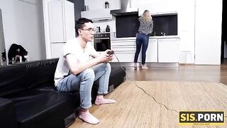 The brave guy fucked his stepsister with tiny boobs in the anus
