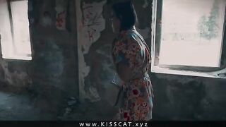 A babe was fucked in public by a stranger in an abandoned house