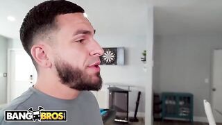 Peter Green is obsessed with PAWG Harley King’s big ass in this steamy scene