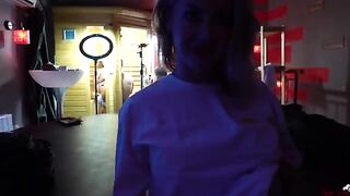 A behind-the-scenes video with Wet Kelly, who loves to masturbate while watching actors perform