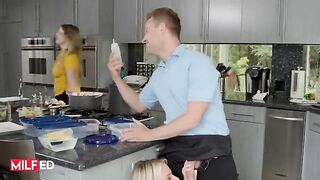 Housewife Rachael Cavalli gets her pussy filled with cum sauce