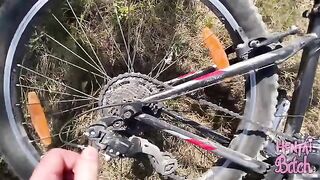 A girl has sex with a stranger she met outdoors