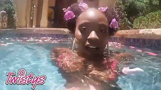 Elsie shakes her booty in the pool for a sneaky twerk video