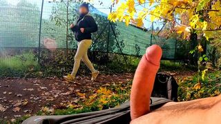 Stranger wanking his cock in the park, a slutty MILF can't resist