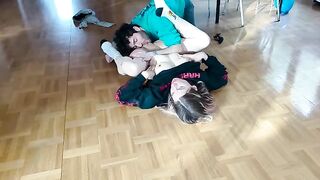 The guy fucked his girlfriend hard on the floor, she squirted and he cum on her