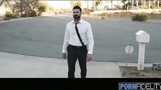 The perfect housewife Anna Bell Peaks gets fucked hard in the pool