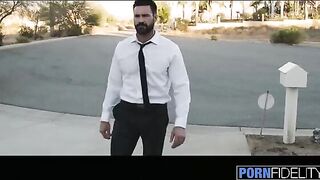 The perfect housewife Anna Bell Peaks gets fucked hard in the pool