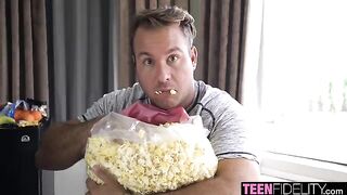 Learn how to pick up girls like the stunning Skylar Vox with Chad’s help