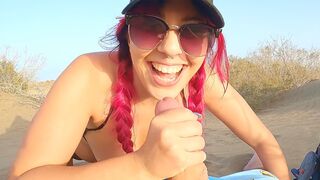 A foreign girl exposed herself at night, an Italian woman by day, documentary-style porn