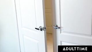 Peeping MILF Alexis Fawx seduces teen Carter Cruise for a scissoring session