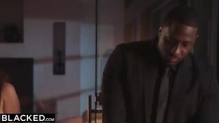 Daddy out of town, Jennie gets BBC in a hardcore scene