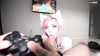 The girl was playing video games with her boyfriend when things got steamy