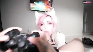 The girl was playing video games with her boyfriend when things got steamy