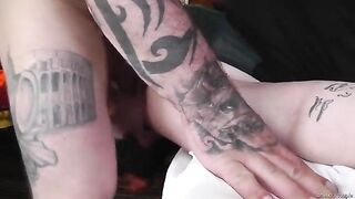 First MFM threesome with Mr. BWC for Hotmessjessxxx in a steamy scene