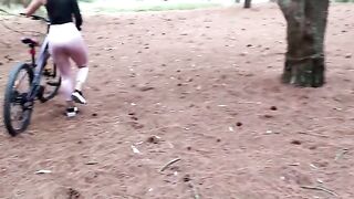 I found a beautiful girl in the middle of nature and fucked her