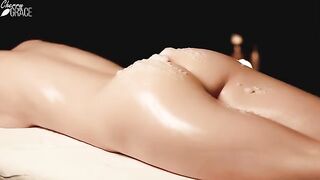 Relaxing massage with a hot Crunchy Mousse finish