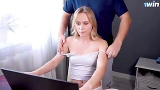 A massage for my stepsister streamer ended with fucking her pink pussy