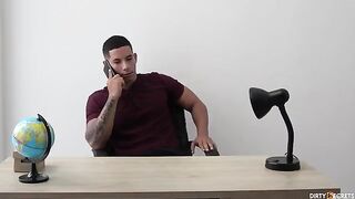 I had sex with the agent who wanted to meet my huge cock