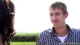 A man fucked a juicy beauty on the hay, it was amazing
