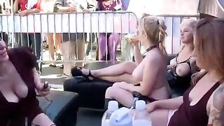 Sex extreme on the roof right on the street