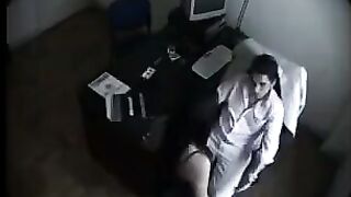 A hidden camera caught the massage in the cabin. It is not pleasant