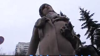 A poor street girl agreed to take money for her mouth, here's the video