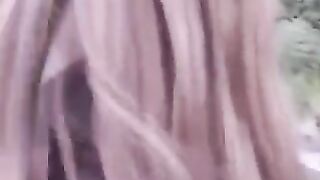 A girl is not embarrassed to do a blowjob in public place