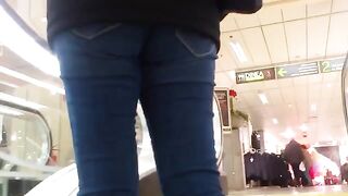 A girl with such a figure has sex skills in point