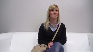 A young 25-year-old Czech girl came to porn casting and showed her blowjob skills