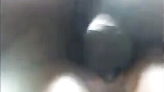 Black pussy cums strongly, moisture flies around wildly