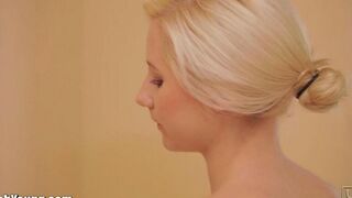 Brush handle masturbation with a hot girl in the bathroom