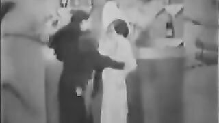 An ancient porn movie with a hot threesome scene from the 30s