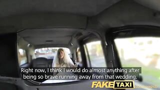 A hot bride changed her clothes in a taxi before the wedding
