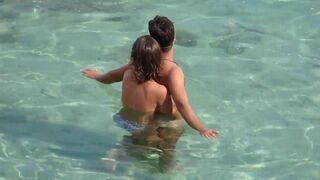 A girl gave the guy a blowjob underwater in the pool