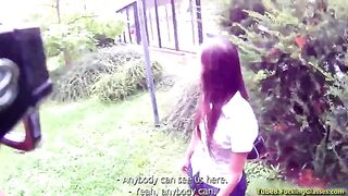A stranger makes a blowjob to the guy in the bushes, right in public